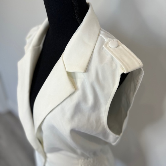 Strut & Bolt Off White Smocked Waist Blazer Vest (Medium) - Picture 3 of 10
